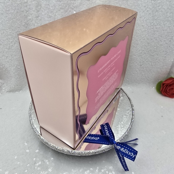 Bath and Body Works Strawberry Pound Cake Happy Birthday Gift Set - Picture 8 of 13